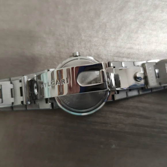 Elegant Bulgari Zero Women's watch with a sleek Black Dial. 100% Original! - Picture 3 of 15